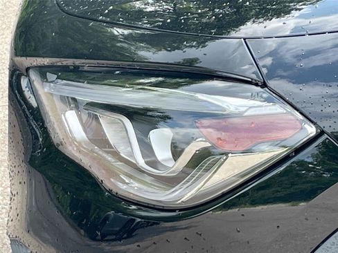 Used 2022 Mercedes-Benz GLA 250 4MATIC image 9