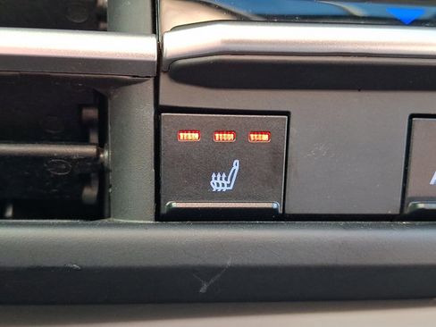 Used 2024 Toyota Sienna XLE image 25