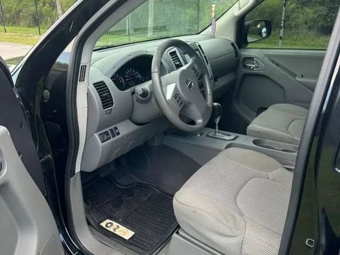 Used 2021 Nissan Frontier SV w/ SV Utility Package RWD image 9