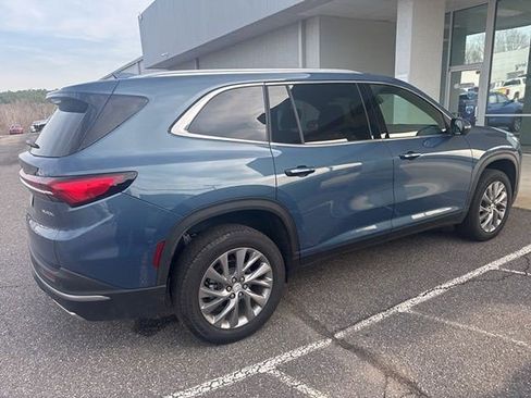 Certified 2025 Buick Enclave Preferred image 3