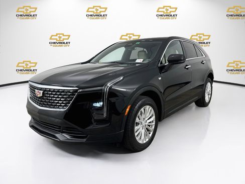 Used 2024 Cadillac XT4 Luxury FWD image 3