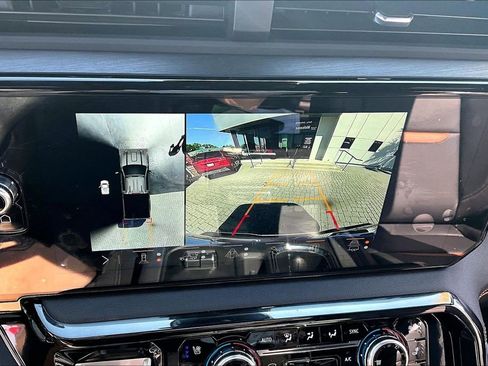 Used 2025 GMC Sierra 2500 AT4 w/ AT4 Premium Plus Package image 15