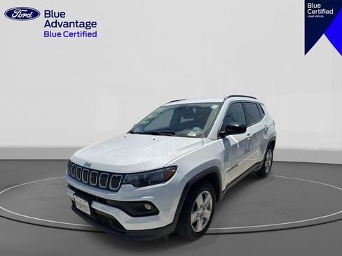 Used 2022 Jeep Compass Latitude FWD image 1