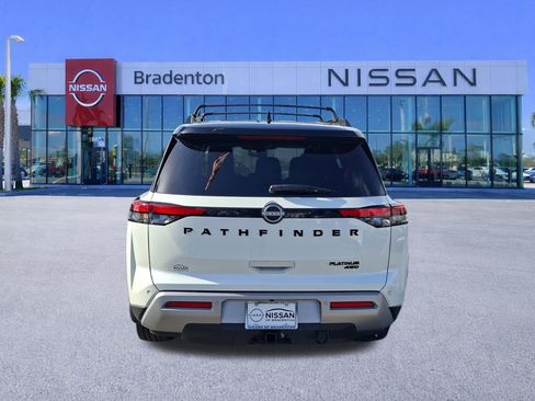 Used 2023 Nissan Pathfinder Platinum AWD/4WD image 6