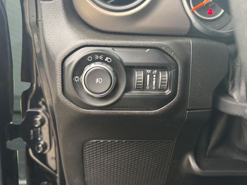 Used 2020 Jeep Wrangler Unlimited Sport AWD/4WD image 24