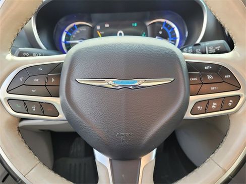 Certified 2020 Chrysler Pacifica Limited w/ Advanced Safetytec Group image 38