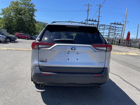 Certified 2022 Toyota RAV4 LE AWD/4WD image 4