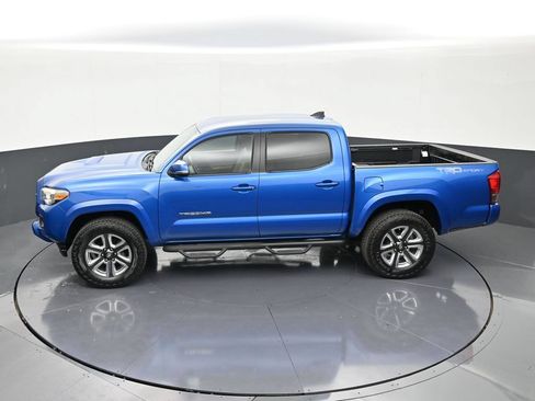 Used 2016 Toyota Tacoma TRD Sport w/ Towing Package RWD image 13