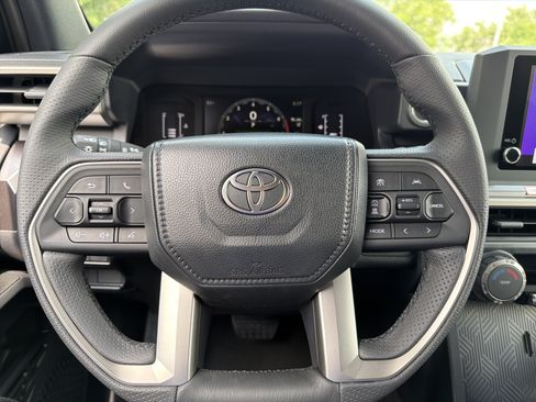 New 2026 Toyota 4Runner SR5 AWD/4WD image 19