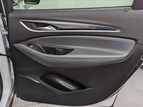 Used 2024 Buick Enclave Premium image 22