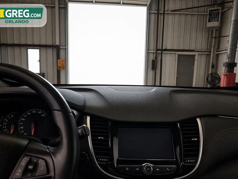 Used 2022 Chevrolet Trax LT w/ Midnight Edition AWD/4WD image 14