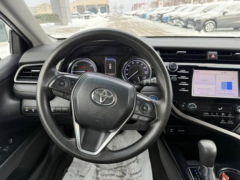 Used 2019 Toyota Camry LE image 14