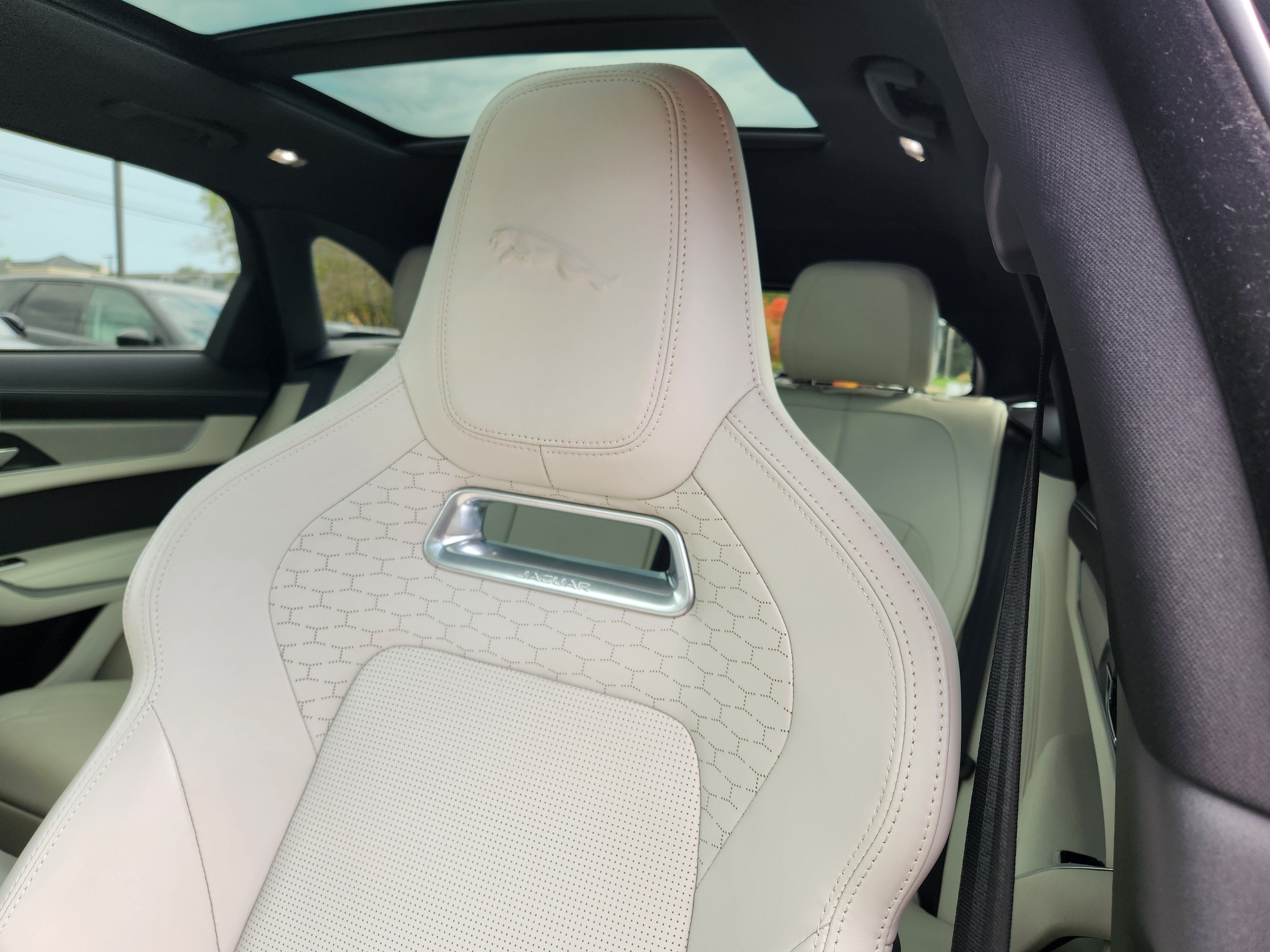 Certified 2026 Jaguar F-PACE R-Dynamic S AWD/4WD image 11