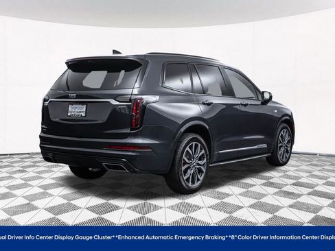 Used 2023 Cadillac XT6 Sport w/ Technology Package image 11