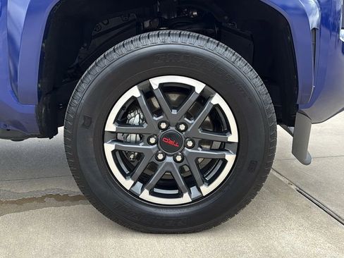 Certified 2025 Toyota Tacoma TRD Sport AWD/4WD image 33