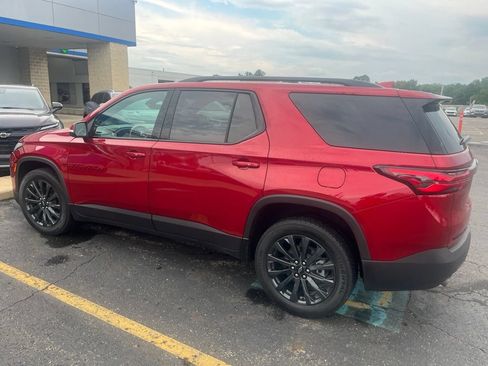Used 2023 Chevrolet Traverse RS AWD/4WD image 3