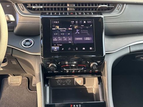 New 2025 Jeep Grand Cherokee Altitude image 42