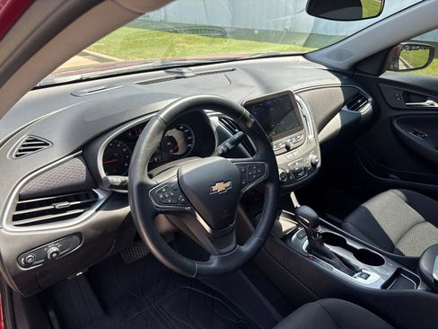 Used 2025 Chevrolet Malibu RS w/ LPO, Floor Liner Package FWD image 15