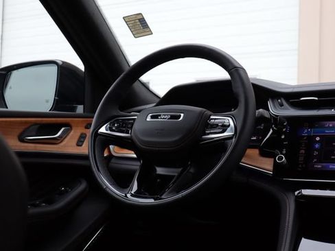 Used 2026 Jeep Grand Cherokee Summit w/ Obsidian Package AWD/4WD image 49