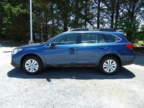 Used 2019 Subaru Outback 2.5i AWD/4WD image 2