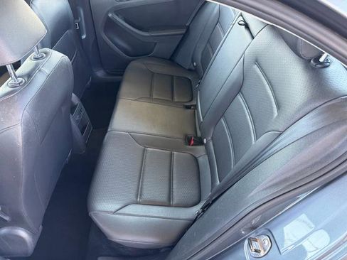 Used 2014 Volkswagen Jetta SE FWD image 5