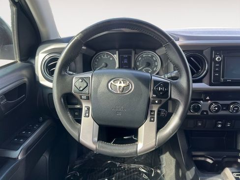 Used 2019 Toyota Tacoma SR5 AWD/4WD image 12