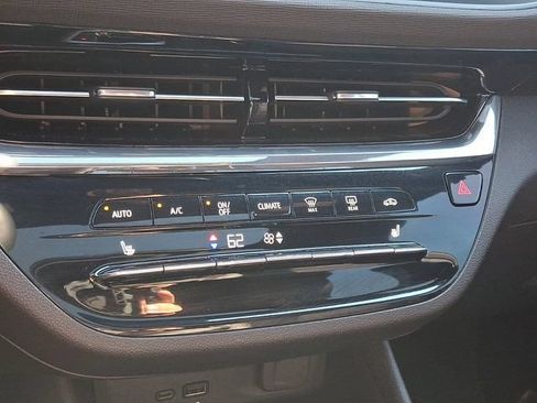 Used 2025 Buick Envista Avenir FWD image 19