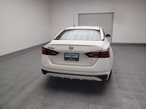 Used 2025 Nissan Altima 2.5 SV FWD image 7