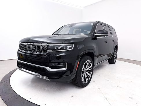 Used 2022 Jeep Grand Wagoneer Series III w/ Flexible Seating Group image 18