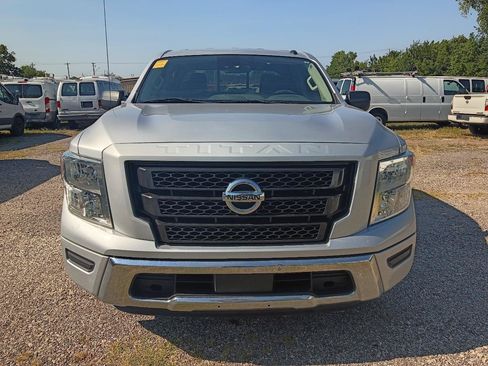 Used 2021 Nissan Titan SV RWD image 2