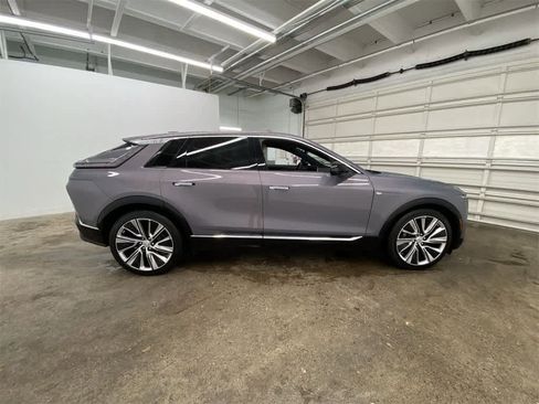 Certified 2025 Cadillac Lyriq Luxury w/ Nappa Leather Package image 7
