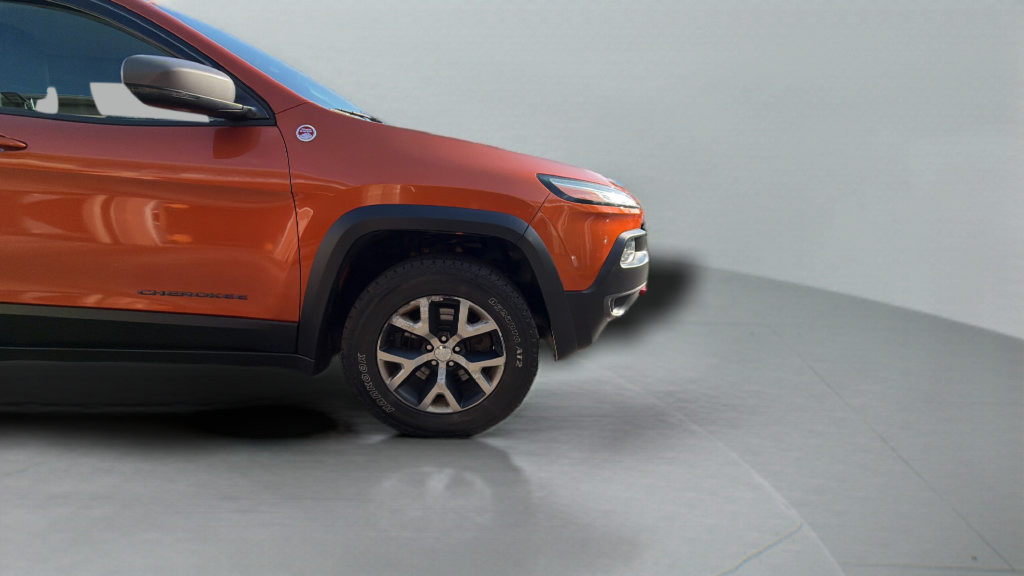 Used 2015 Jeep Cherokee Trailhawk w/ Comfort/Convenience Group AWD/4WD image 30