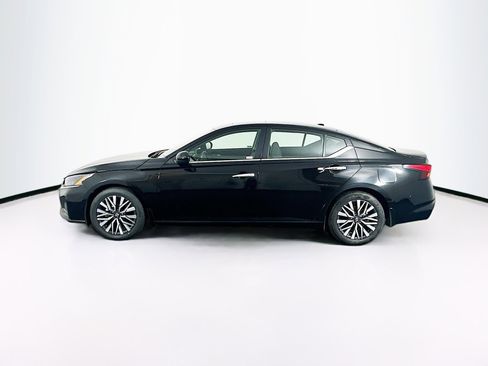 Used 2024 Nissan Altima 2.5 SV w/ SV Premium Package image 4