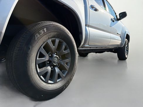 Certified 2023 Toyota Tacoma SR5 AWD/4WD image 14