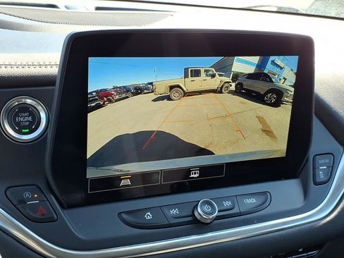 Used 2025 Chevrolet Blazer LT image 23