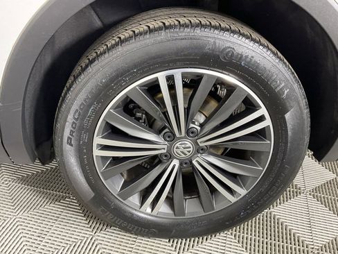 Used 2018 Volkswagen Tiguan SEL image 9