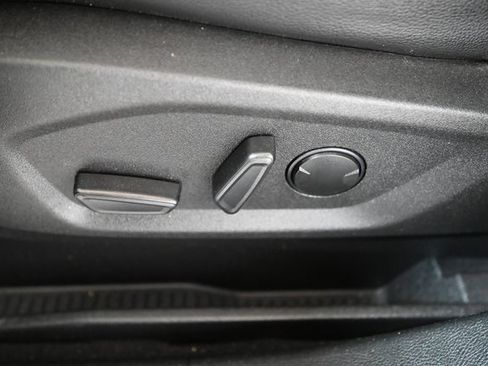 Used 2024 Ford Edge Titanium image 24