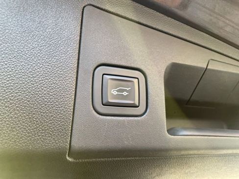 Used 2019 Cadillac XT5 AWD image 10