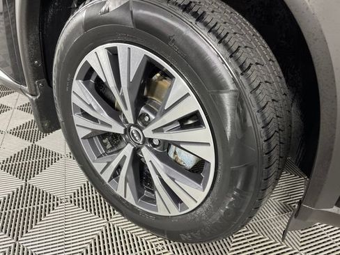 Used 2023 Nissan Rogue SV FWD image 15