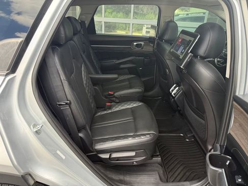 Used 2022 Kia Sorento SX Prestige AWD/4WD image 43