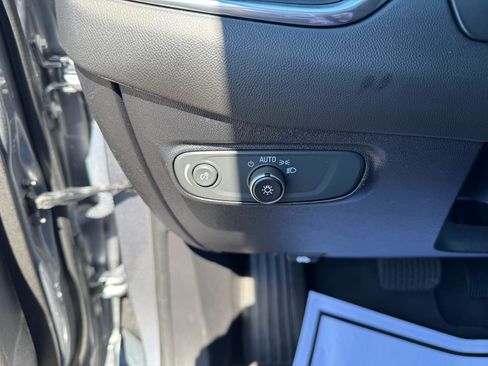 Used 2019 Chevrolet Equinox LT image 25