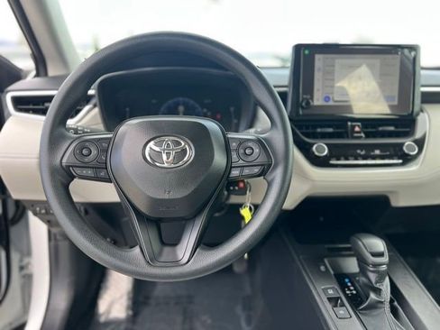 Used 2026 Toyota Corolla Cross L image 11