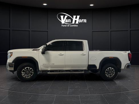 Used 2022 GMC Sierra 2500 SLE w/ SLE Value Package; AWD/4WD image 4