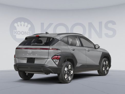 Used 2025 Hyundai Kona SEL FWD image 2
