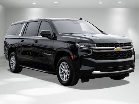 Used 2023 Chevrolet Suburban LS image 5