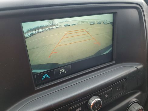 Used 2018 GMC Sierra 1500 Extended Cab Pickup image 22