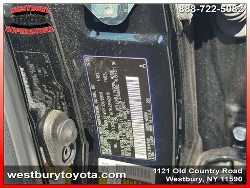 Used 2022 Toyota Highlander XLE AWD/4WD image 22