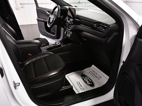 Used 2023 Ford Escape ST-Line image 27