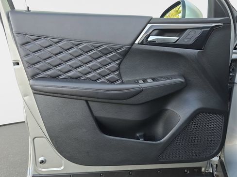 Used 2024 Mitsubishi Outlander SEL image 29