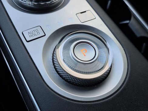 Used 2022 Genesis GV70 2.5T w/ Sport Prestige Package image 33